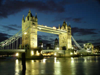 tower-bridge-s-dosavadn%C3%ADm-osv%C4%9Btlen%C3%ADm